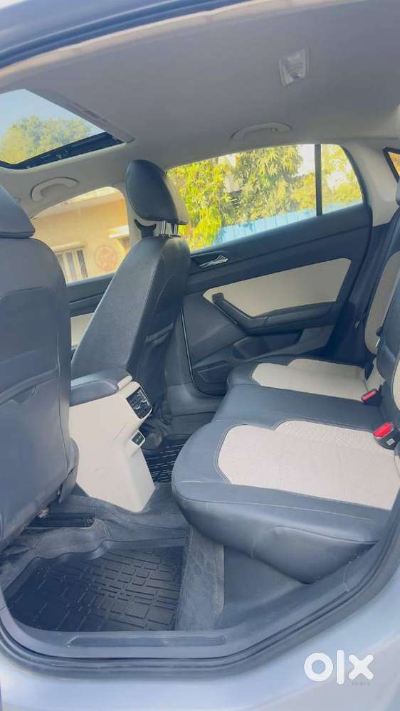 Skoda Slavia 1.0 Tsi Style At, 2023, Petrol