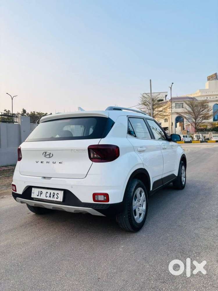 Hyundai Venue S Plus Mt 1.2 Kappa, 2022, Petrol
