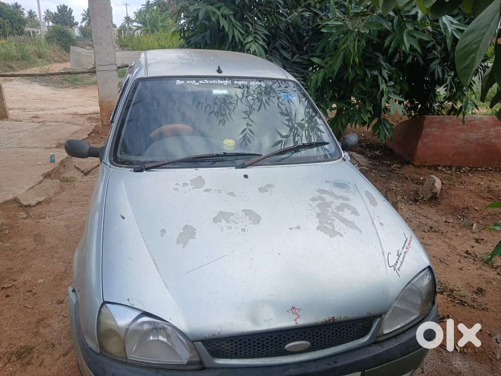 Ford Ikon 2005