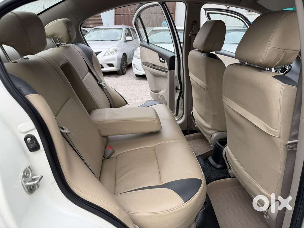 Maruti Suzuki Sx4 Vxi Bsiv, 2013, Petrol