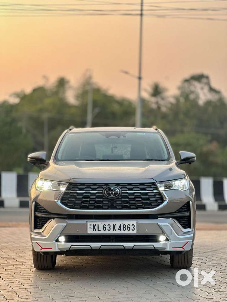 Toyota Innova Hycross 2.0 Zx (o) Hybrid 7 Str, 2025, Petrol