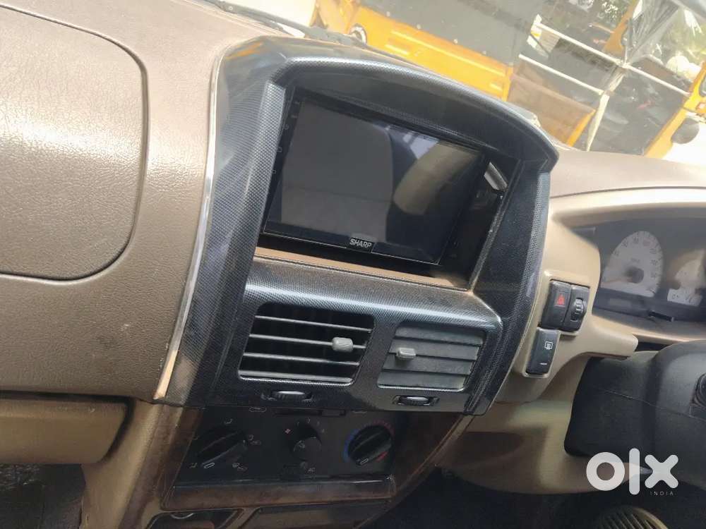 2011 Chevrolet Tavera 9 Seater
