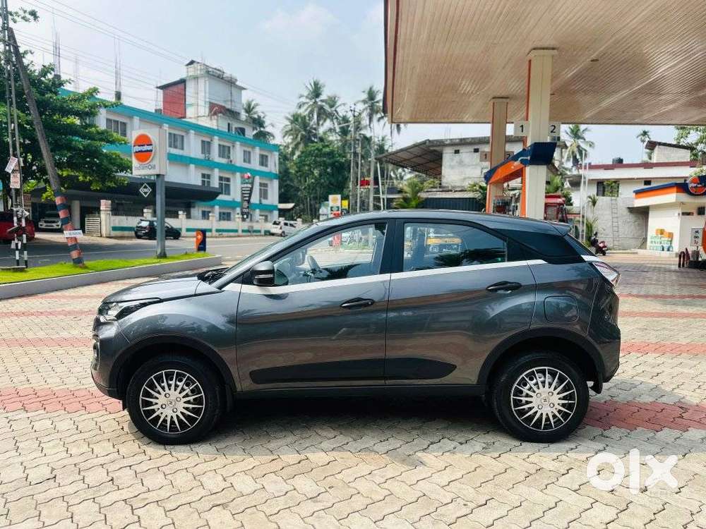 Tata Nexon 1.2 Revotron Xe, 2022, Petrol
