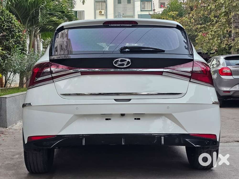 Hyundai I20 Asta (o) 1.2 Mt, 2023, Petrol