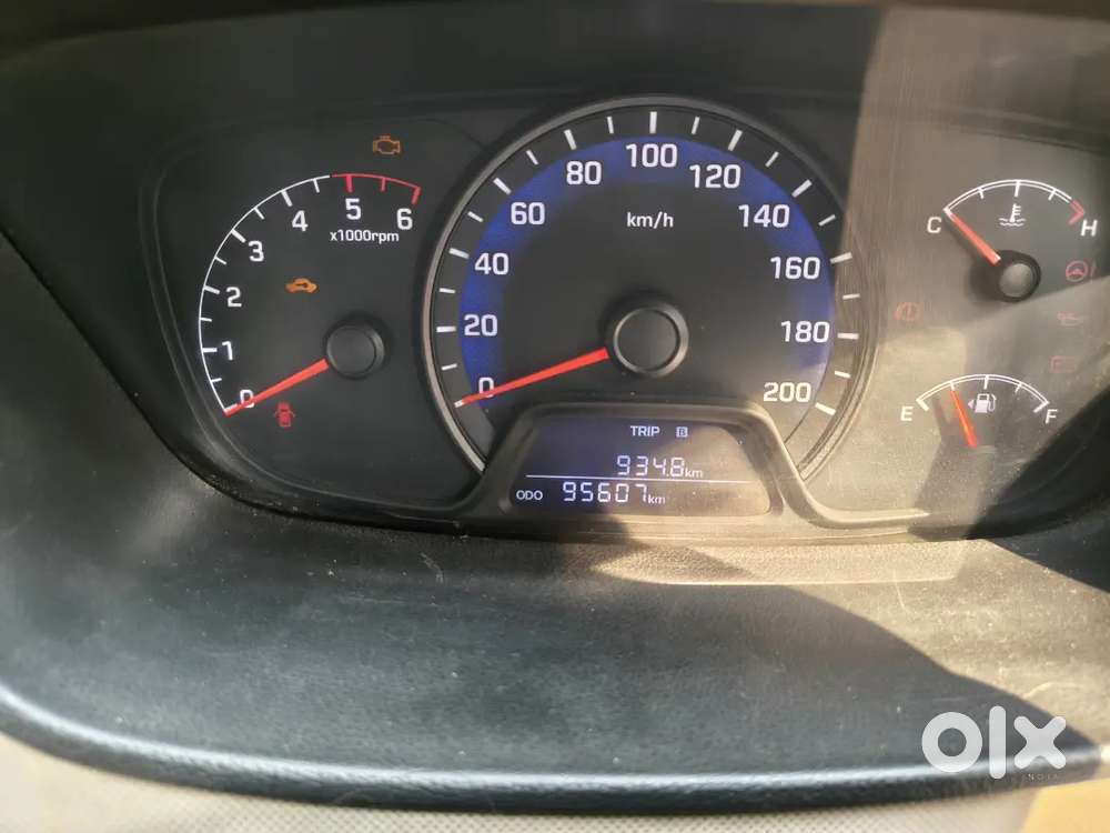 Hyundai Xcent 2015