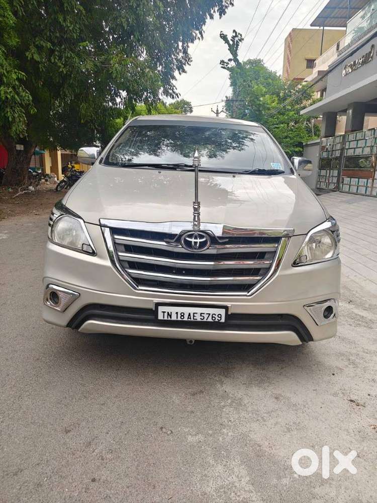 Toyota Innova 2.5 G (diesel) 8 Seater Bs Iv, 2015, Diesel