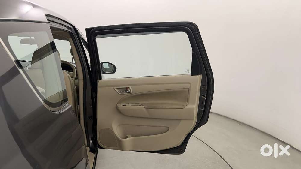 Maruti Suzuki Ertiga Vxi At, 2017, Petrol