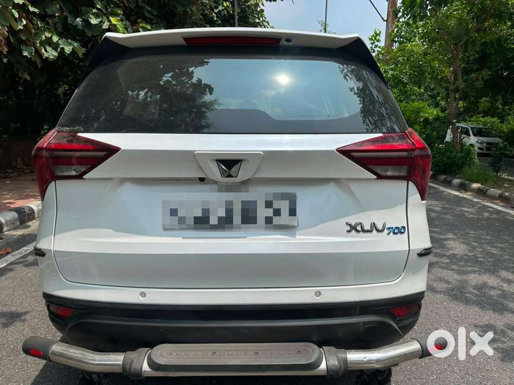 Mahindra Xuv700 2.0 Mx Petrol Mt 5 Str, 2022, Petrol