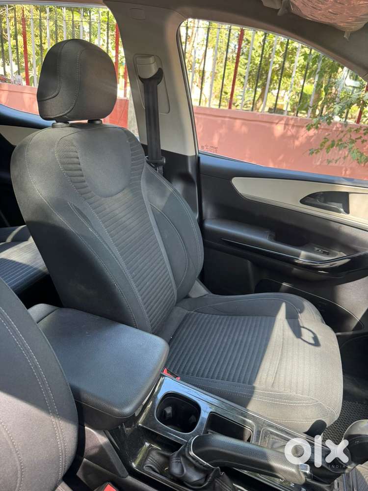 Mahindra Xuv700 2.2 Ax 5 Diesel At 7 Str, 2023, Diesel