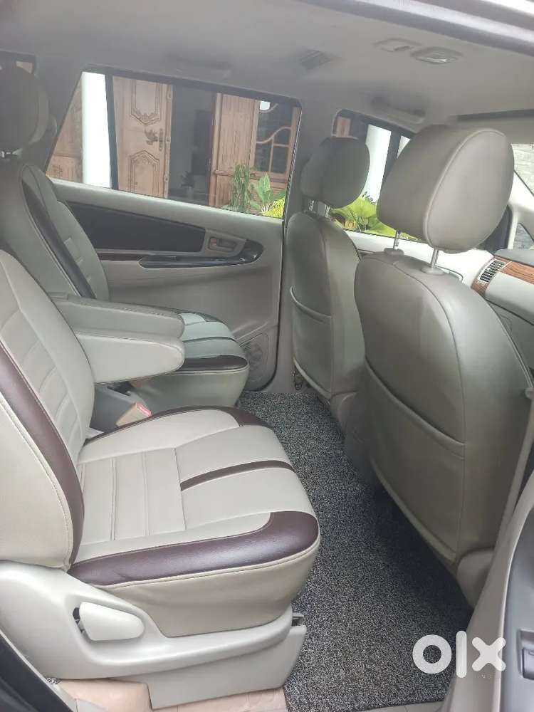 Toyota Innova 2.5 7 Seater 2010