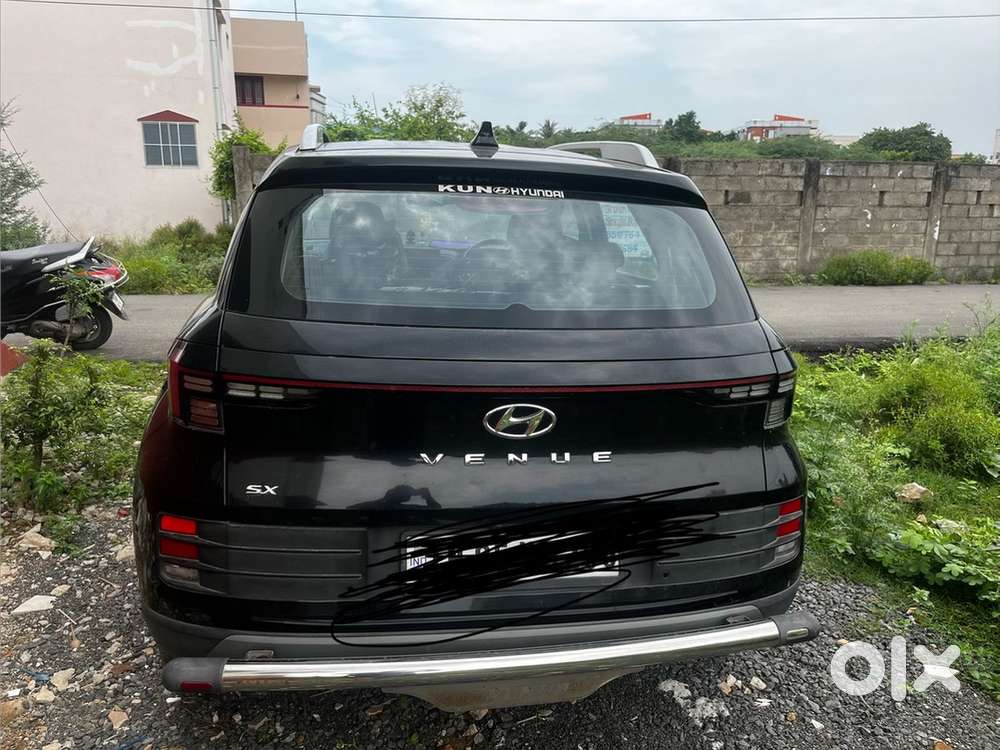 Hyundai Venue Petrol 2024