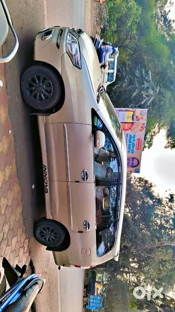 Toyota Innova 2012 Petrol
