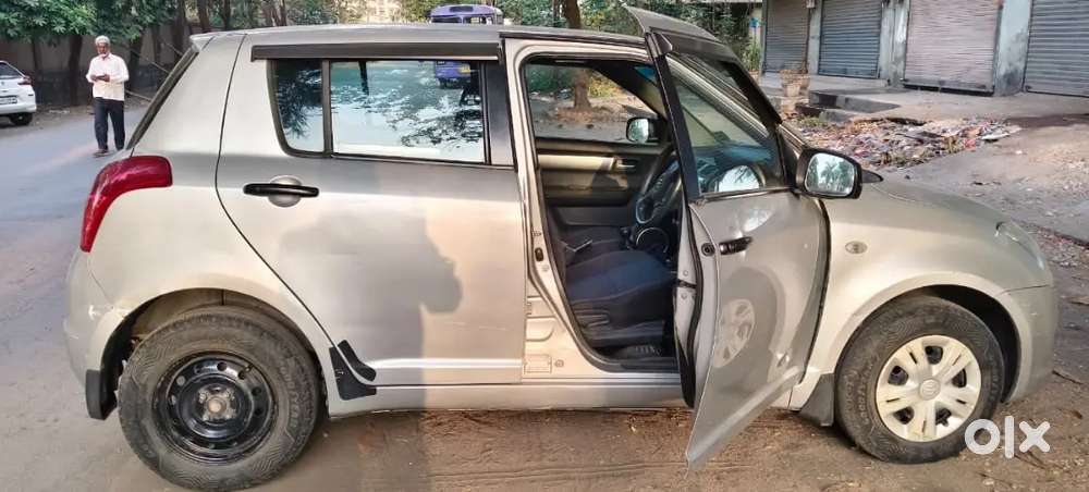 Maruti Suzuki Swift 2011 Pure Petrol