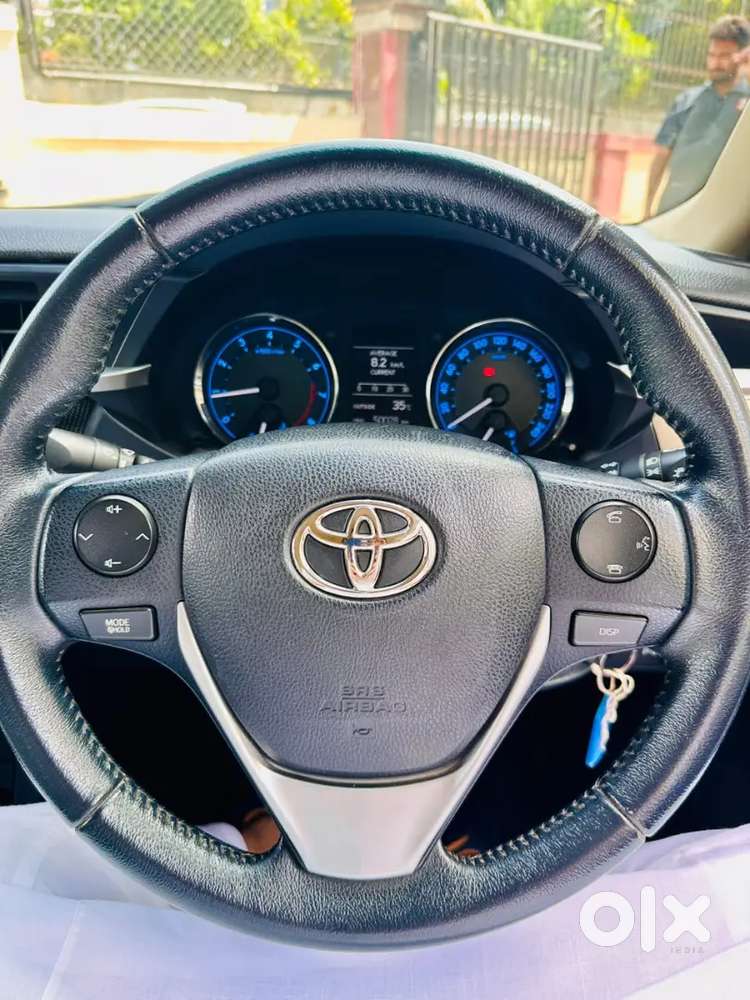 Toyota Corolla Altis 1.8g 2014
