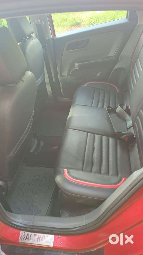 2020 Tata Altroz Xt Petrol  Only 29,525 Km  Company Serviced  ₹6.90