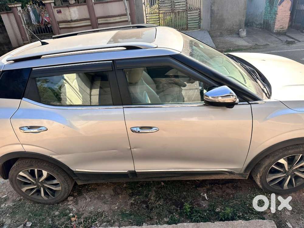 Mahindra Xuv300 2021 Petrol Well Maintained
