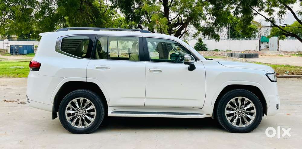 Toyota Land Cruiser 3.3 Zx Diesel, 2023, Diesel