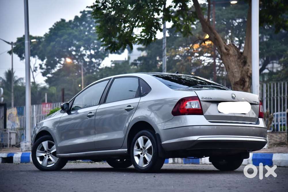 Skoda Rapid [ ] 1.6 Style Plus Mpi At, 2017, Petrol