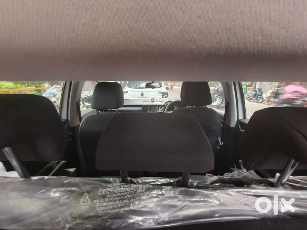 Škoda Kylaq Signature 1.0 Tsi Mt  March 2025  Single Owner  Candy W