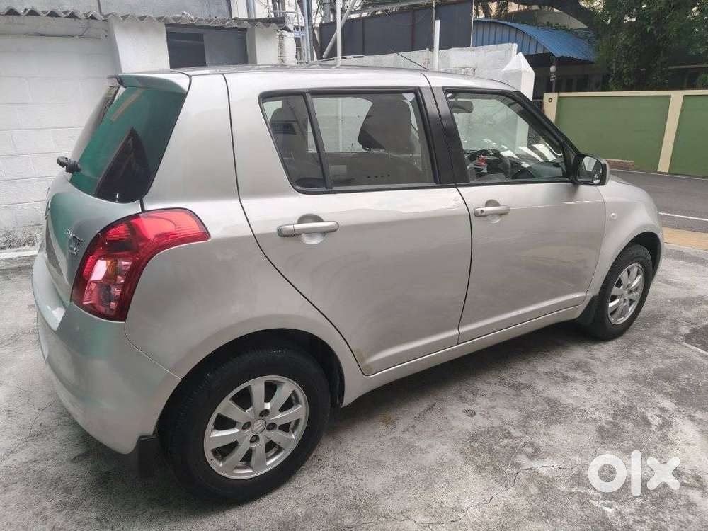 Maruti Suzuki Swift Zxi, 2011, Petrol