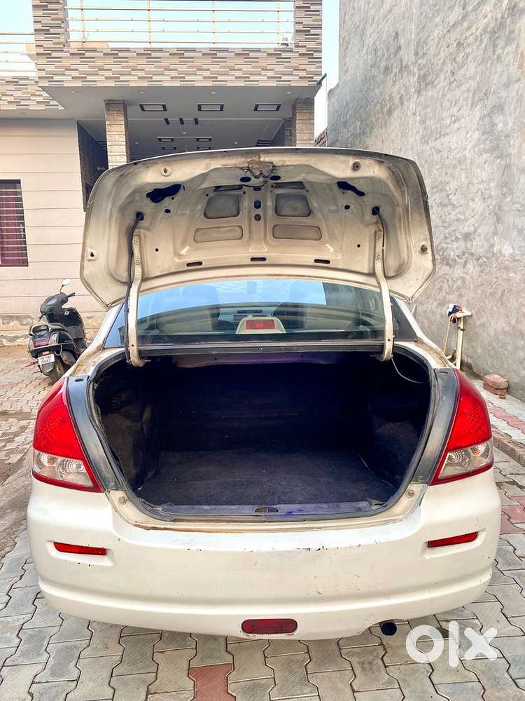 Swift Dzire (diesel) 2011