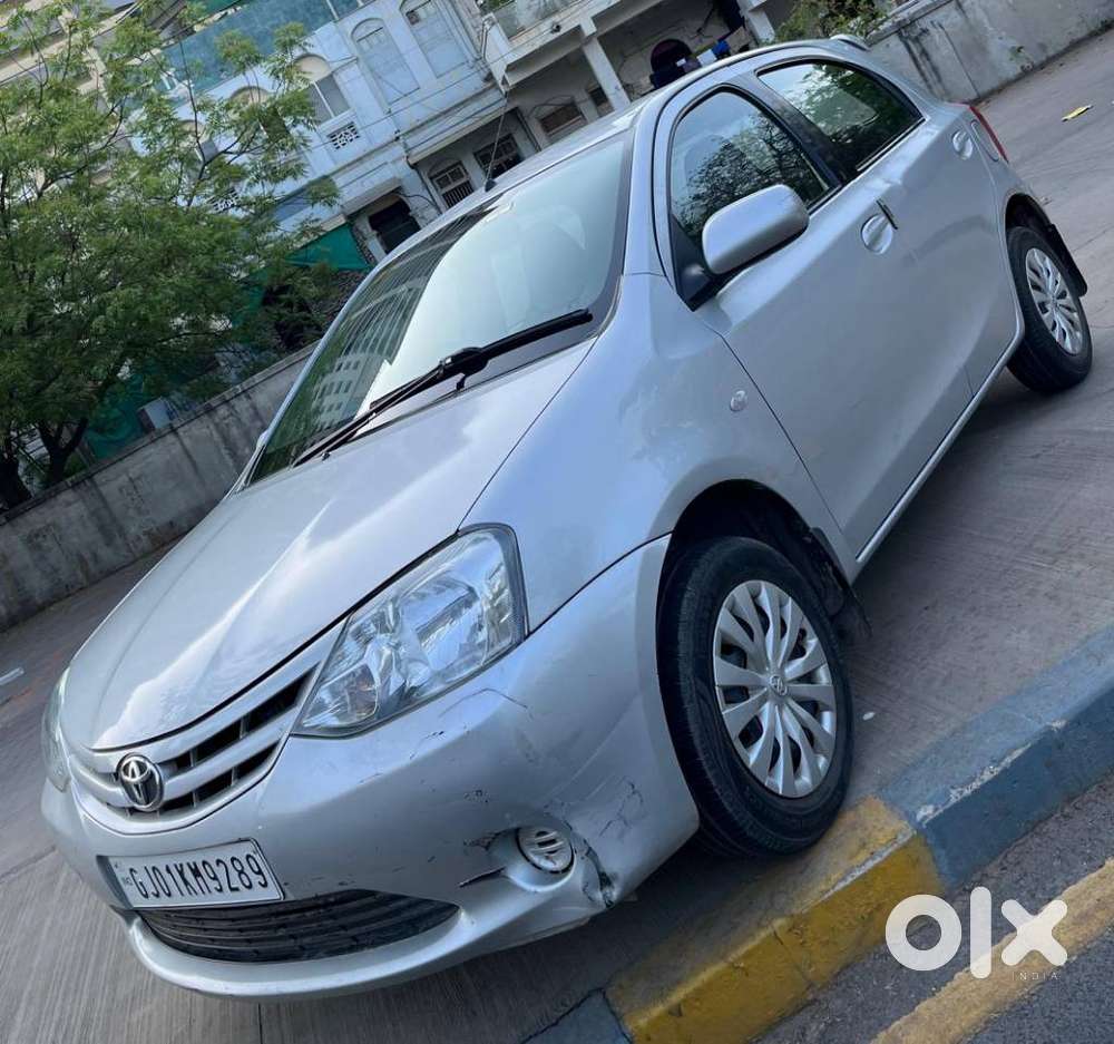 Toyota Etios Liva 2011-2012 G, 2011, Petrol