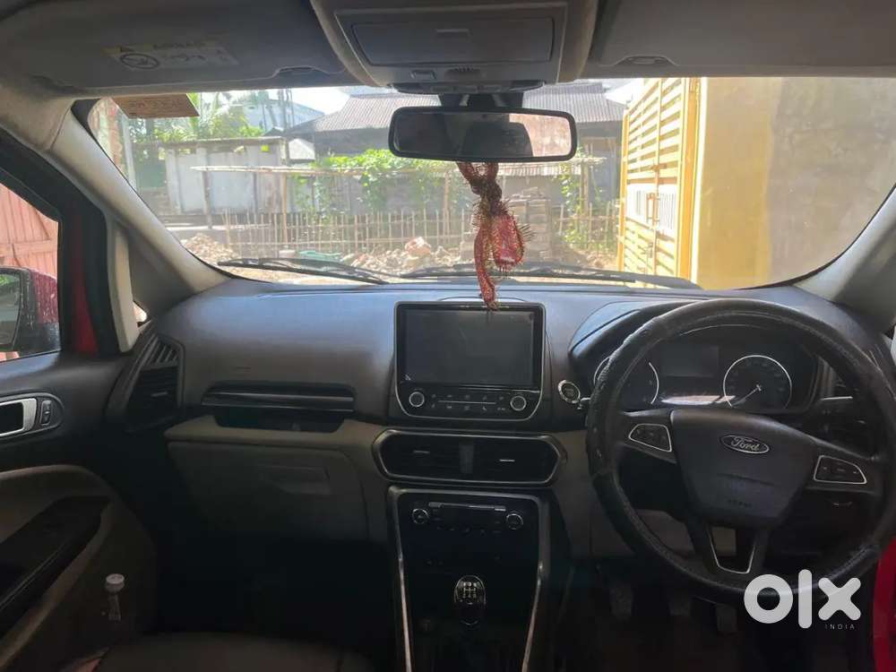 Ford Ecosport 2017 Variant Top Model With Sunroof And Six Airbag.