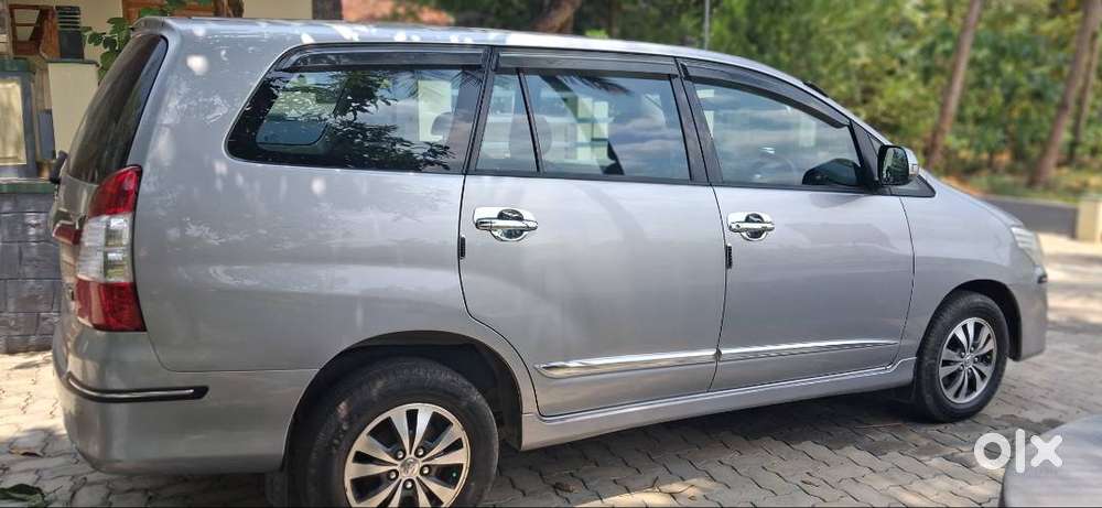 Innova Vx 8 Seater 2015 Mh Registration