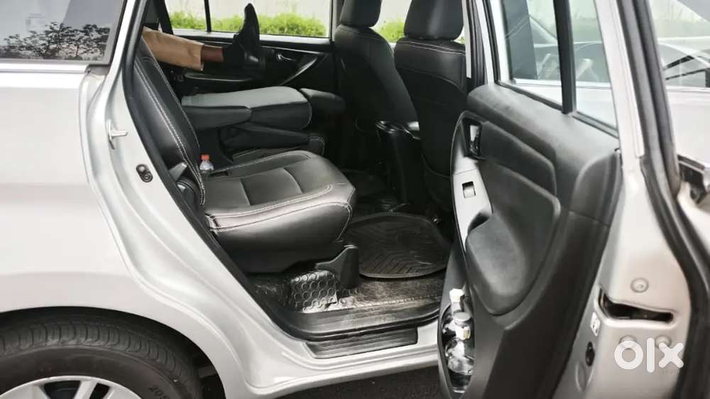 Toyota Innova Crysta 2016 (taxi)