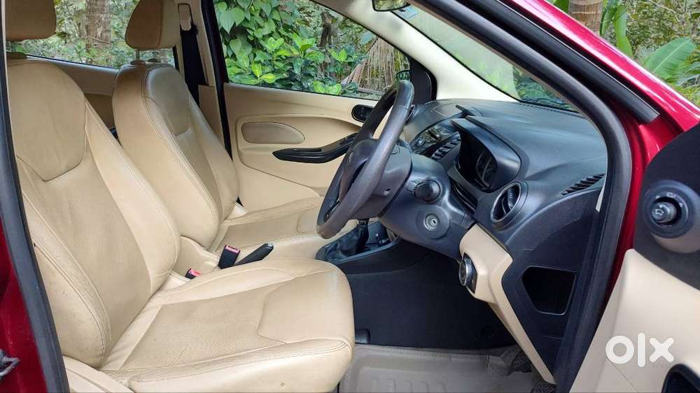 Ford Figo Aspire Titanium Plus (2016) &ndash; Top-end | Family Car