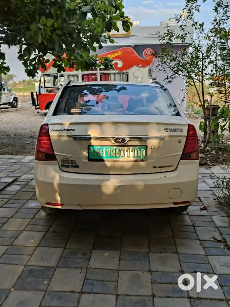 Mahindra E Verito 2021 car - Photo 3