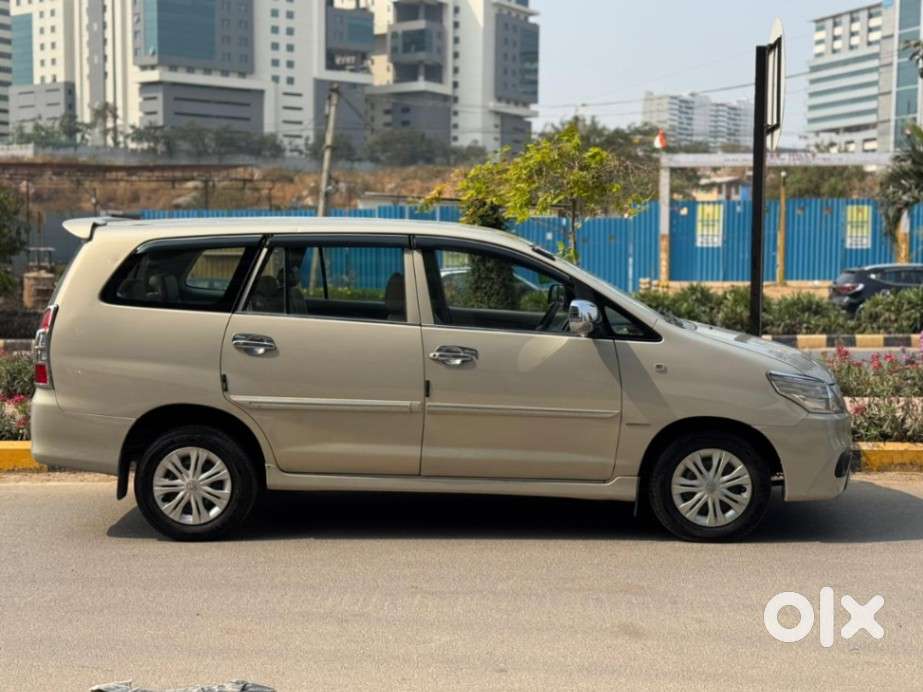 Toyota Innova 2.5 G (diesel) 8 Seater, 2013, Diesel
