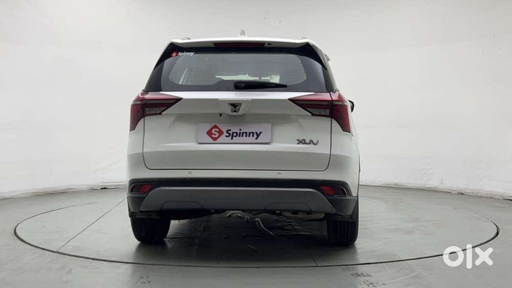 Mahindra Xuv700 2.0 Ax 5 Petrol Mt Str, 2022, Petrol