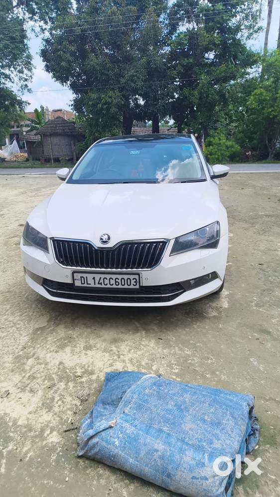 Skoda Superb 2016 Petrol Well Maintained
