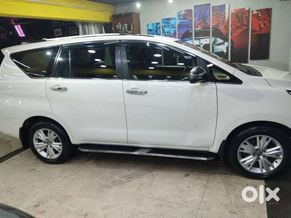 Toyota Innova Crysta 2.8z Automatic, 2017, Diesel