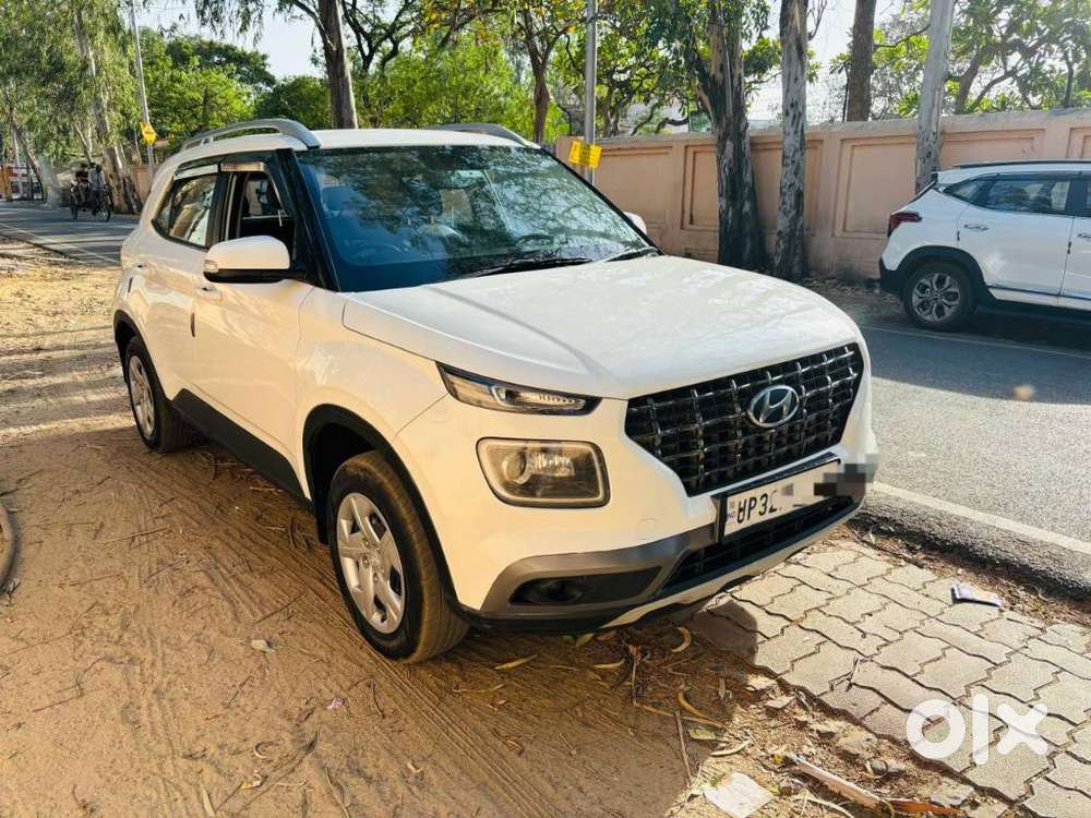 Hyundai Venue, 2022, Cng & Hybrids