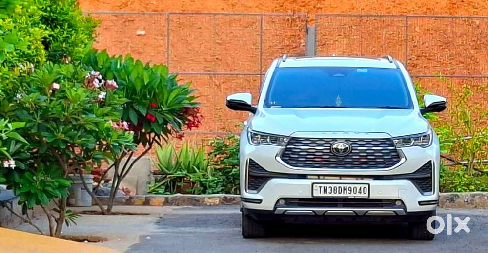 Toyota Innova Hycross 2.0 Zx Hybrid 7 Str, 2025, Petrol