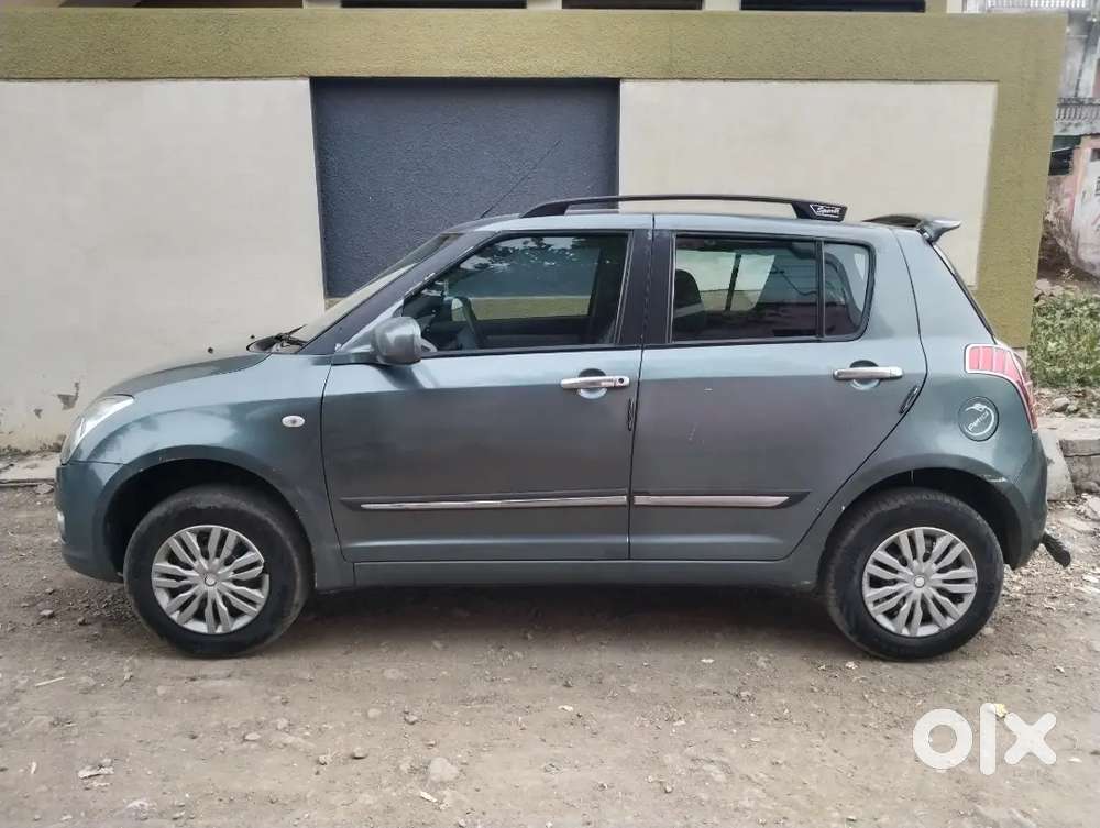 Maruti Suzuki Swift 
Lxi