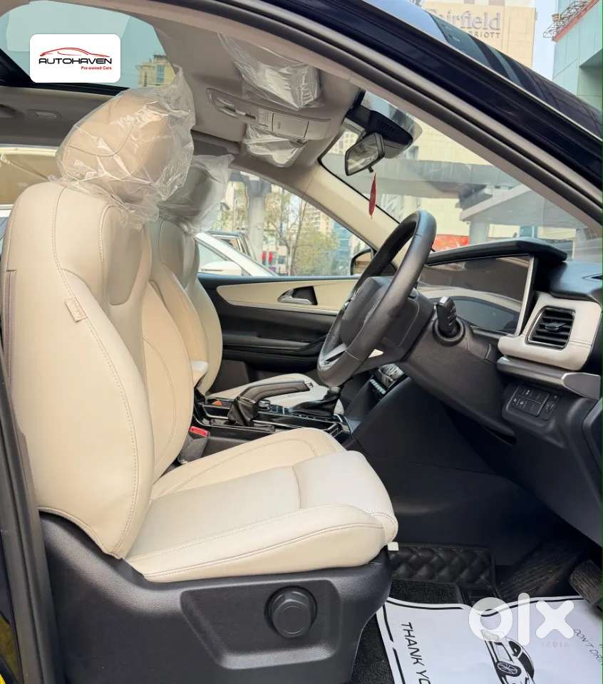Mahindra Xuv700 2.0 Ax 7 Petrol At Str, 2022, Petrol