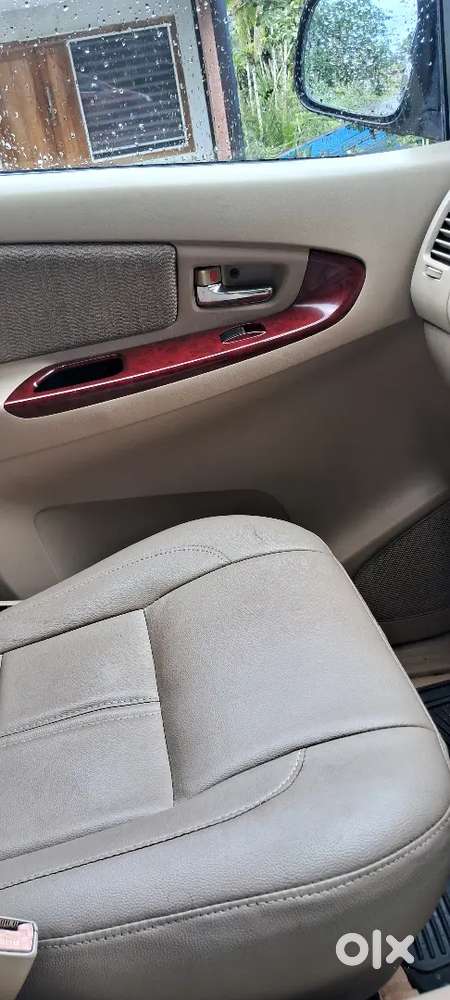 Toyota Innova Petrol Full Option V 2005 Neet N Clean