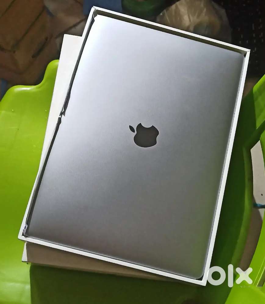 Macbook M1 8 GB 256 GB with box urgent sale