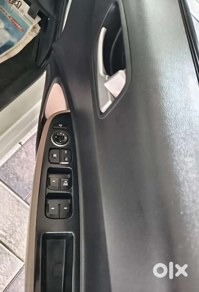 2019 Hyundai Grand I10 Sportz Petrol White Colour Tn38 Reg For Sale.