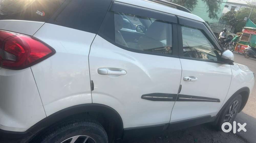 Mahindra Xuv300 2023 Diesel Well Maintained