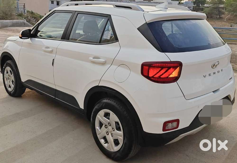 Hyundai Venue 1.2 S Plus, 2022, Cng & Hybrids