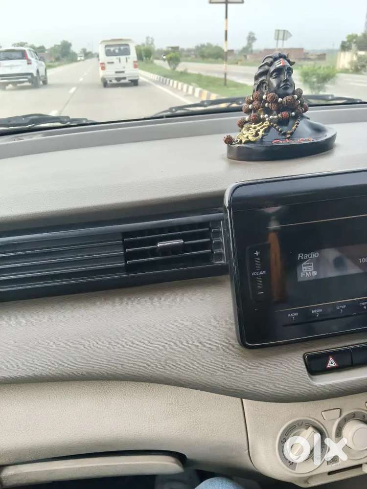 Maruti Suzuki Ertiga 2024 ,insurence 1 Year Bacha Hai