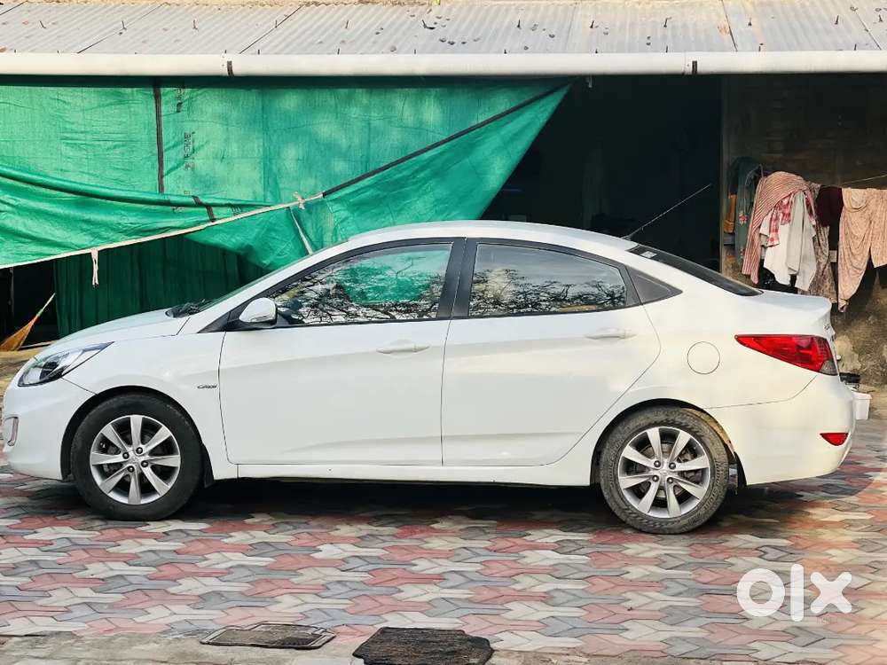  Verna Car  
 2012 Model
   Top Model
    Crdi 1.