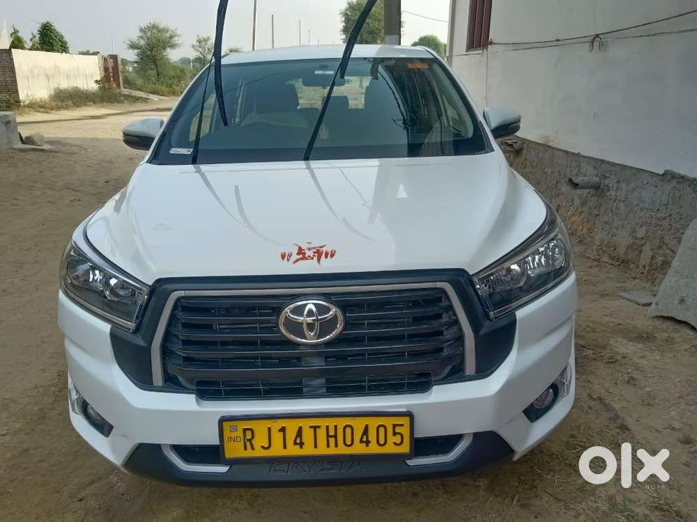Toyota Innova Crysta 2025