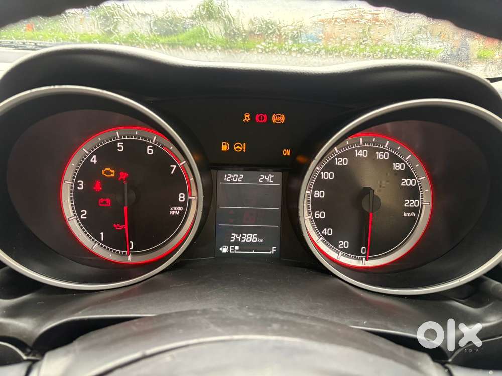 Maruti Suzuki Swift 1.3 Zxi, 2023, Petrol