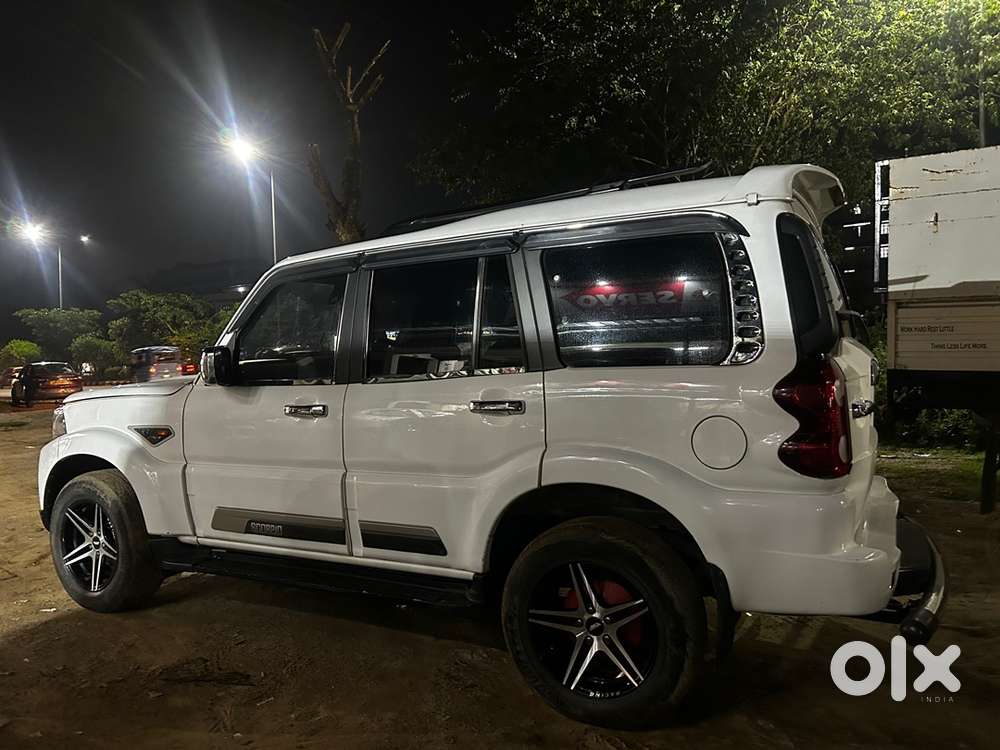 Mahindra Scorpio Classic Diesel 2015