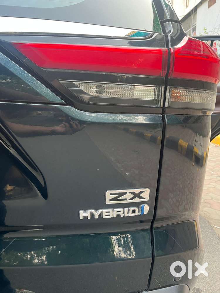 Toyota Innova Hycross 2.0 Zx (o) Hybrid 7 Str, 2024, Petrol
